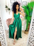 Abito in raso con maxi spacco verde smeraldo