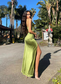 Abito in raso verde lime con drappeggio