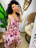 Abito con gonna asimmetrica e fiorellini rosa
