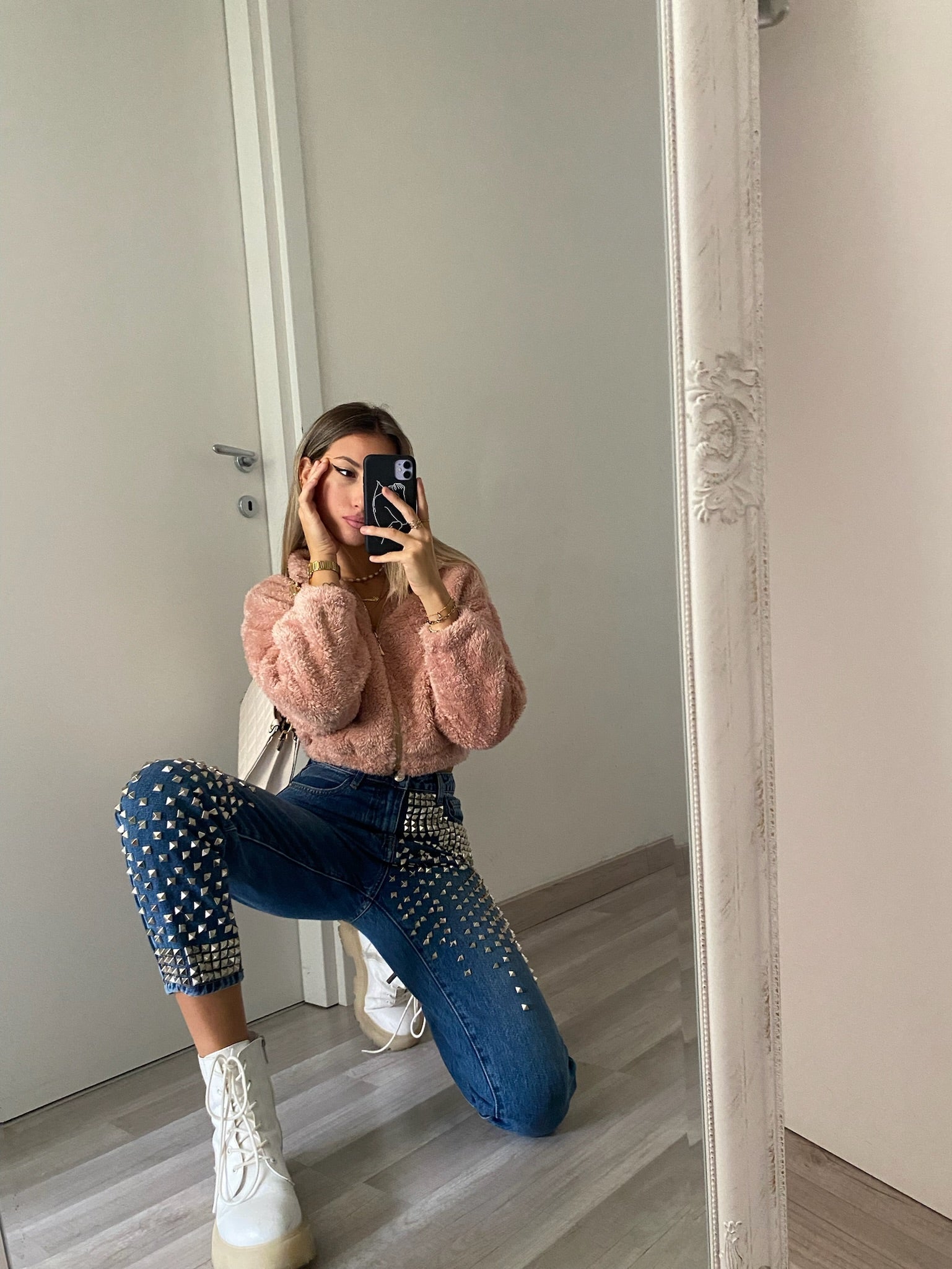 Jeans con borchie