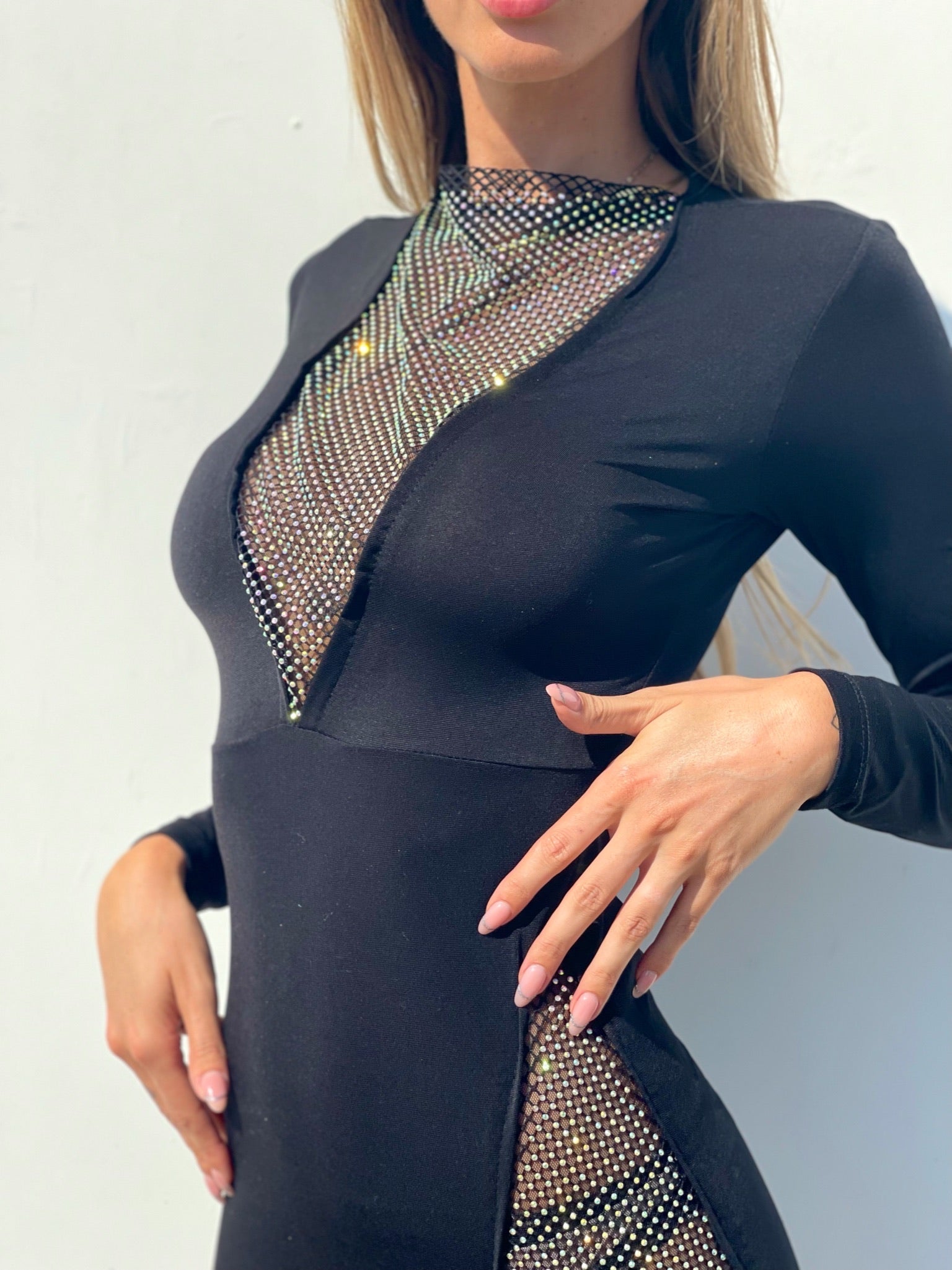 Tubino nero con trasparenze e strass