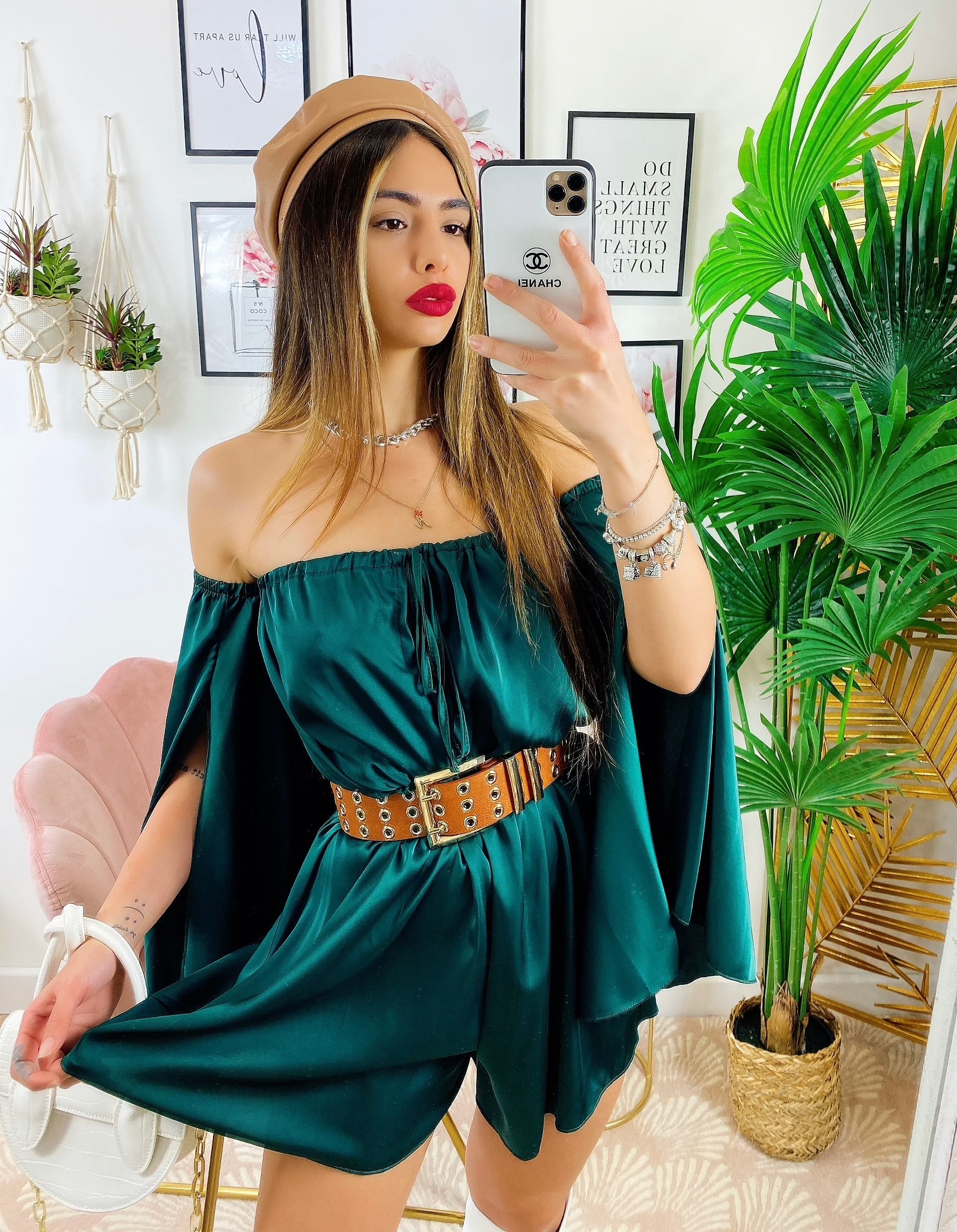 Tutina in raso con scollo a barchetta manica lunga verde bottiglia