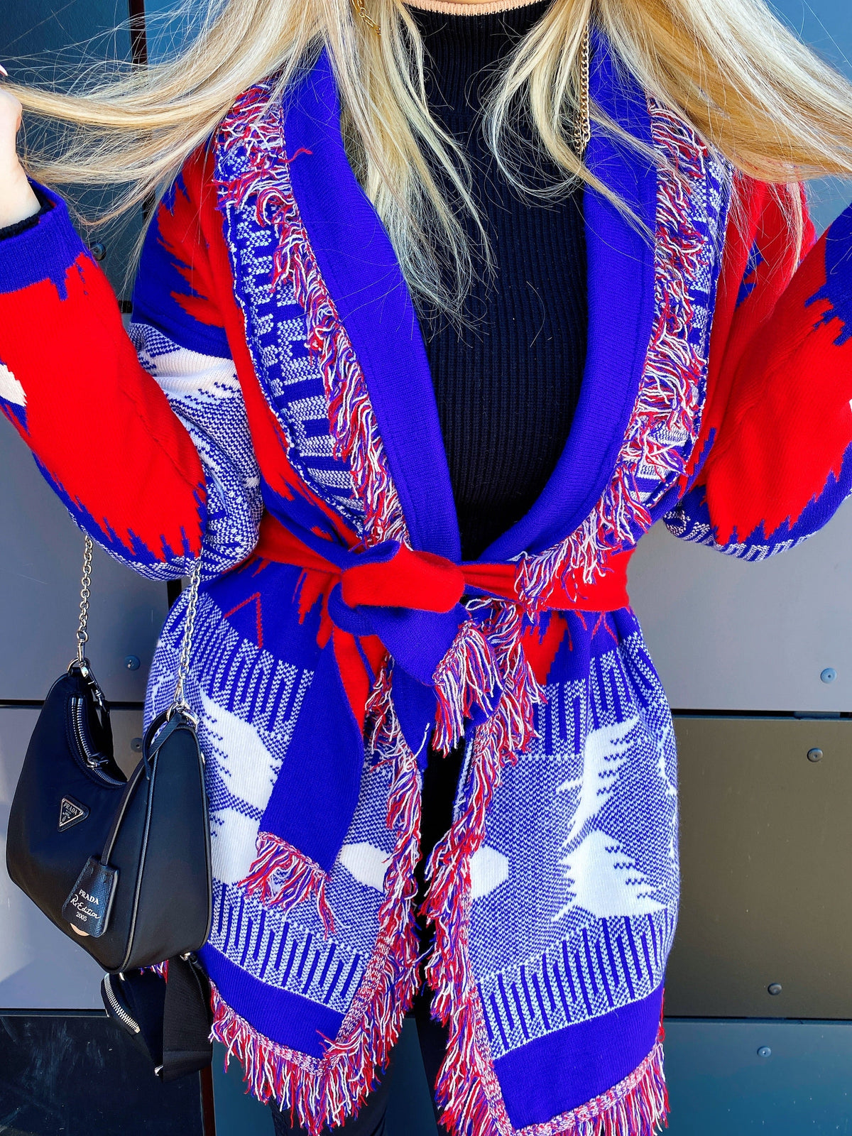 Cardigan frange e cinta rosso blu