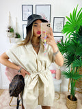Tutina beige con cintura e bottoni