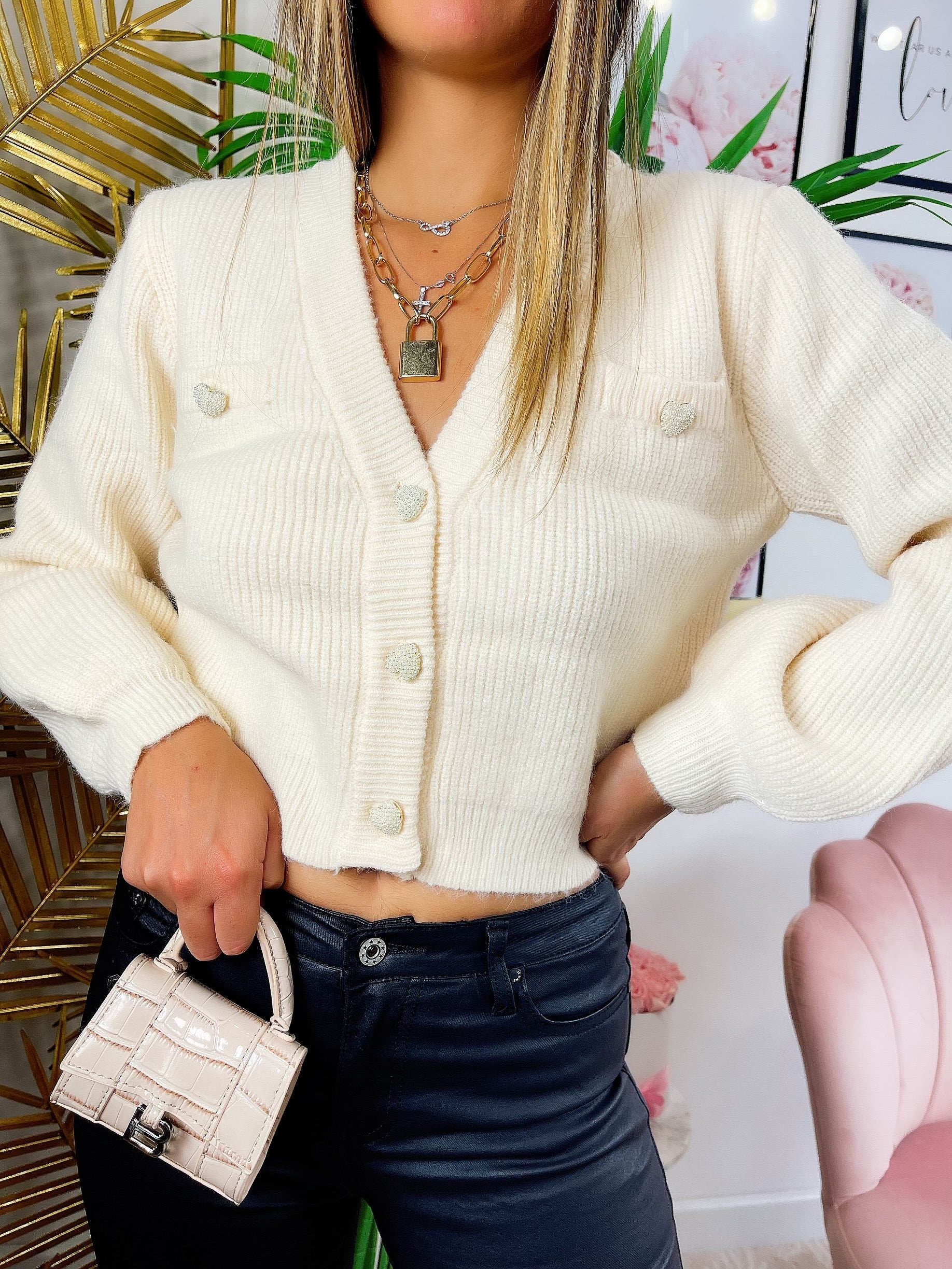 Maglione con bottoni gioiello a cuore panna