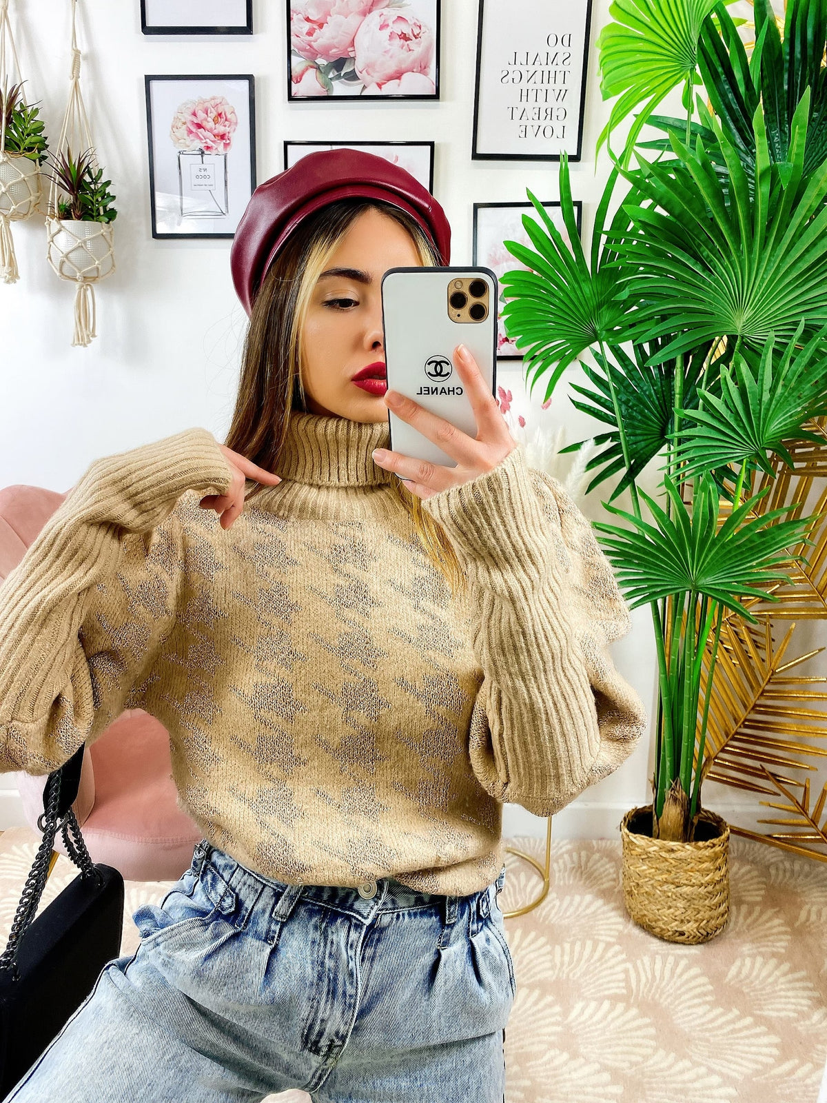 Maglione collo alto beige e oro