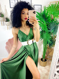 Abito in raso con maxi spacco verde