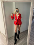 Completo giacca con bottoni e short rosso