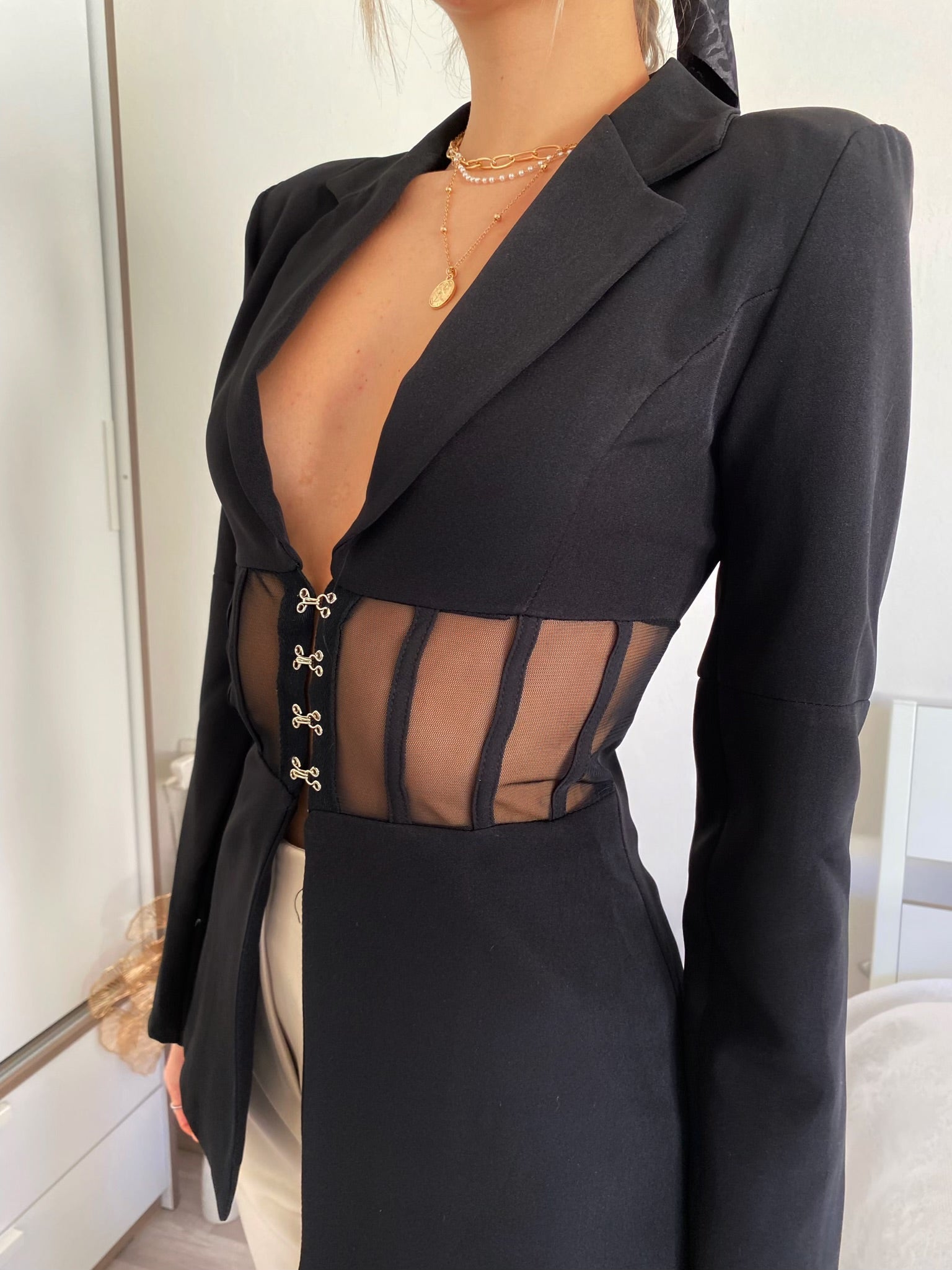 Giacca bustier nera con trasparenze