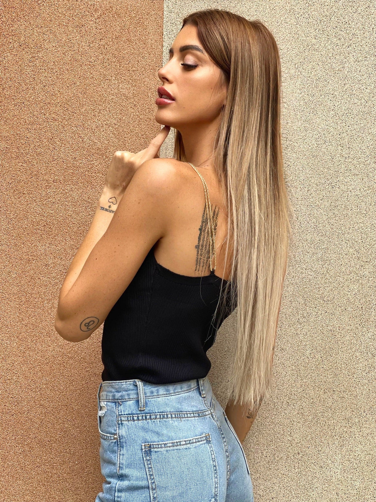 Top a costine nero spalline oro