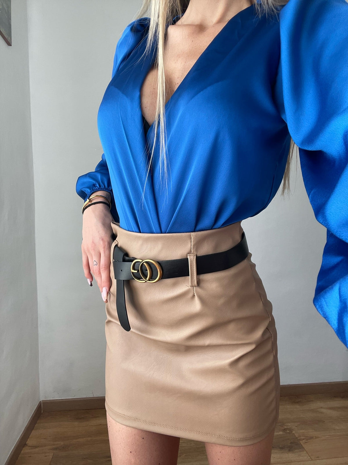 Gonna in ecopelle con cintura nude