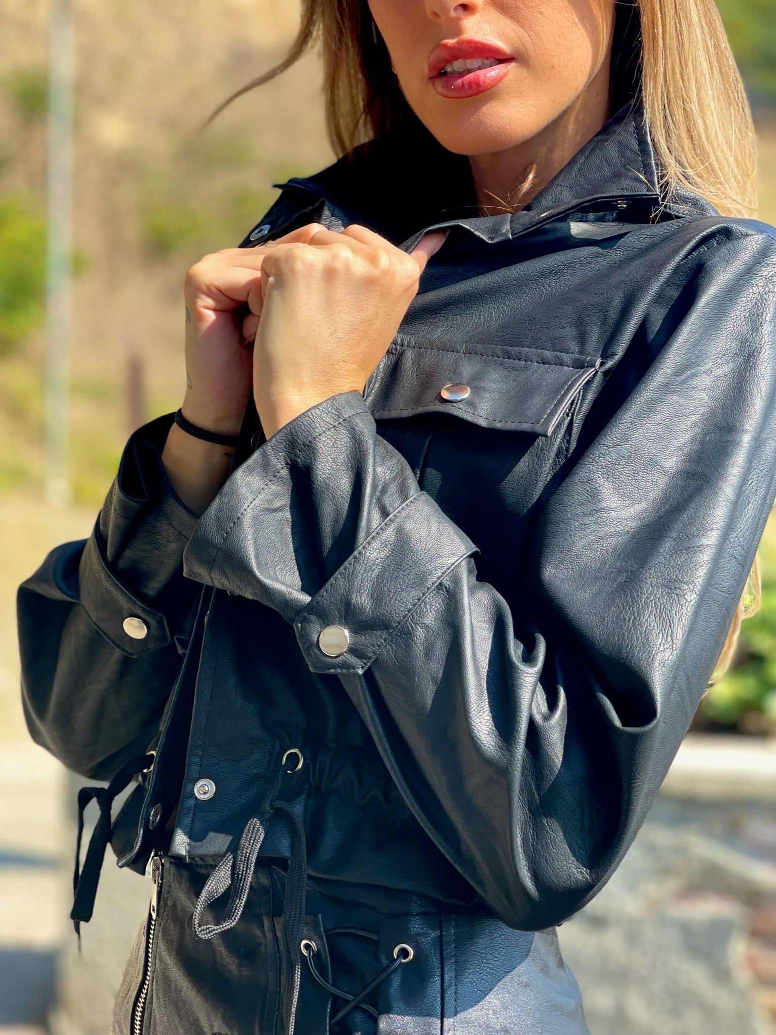 Giacca in eco-pelle con tasche