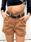 Short camel in panno con cintura