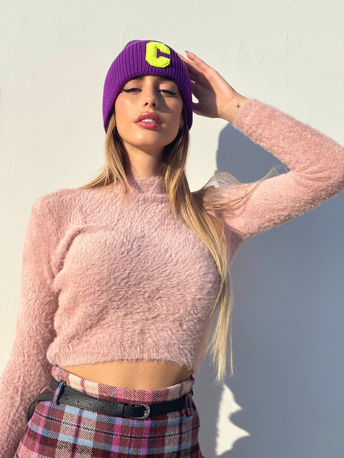Cappello viola con C