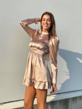 Abito in raso beige  con schiena aperta