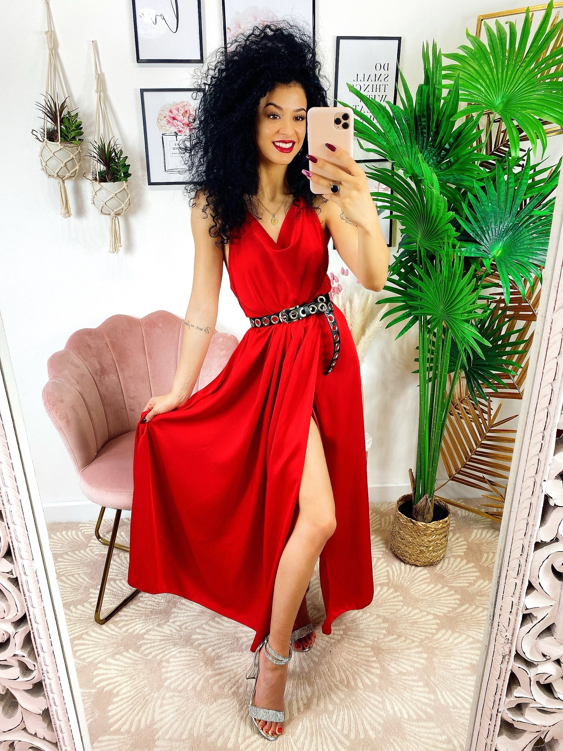 Abito midi raso con maxi spacco rosso