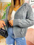 Cardigan grigio con trecce