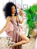 Abito in raso con maxi spacco cipria