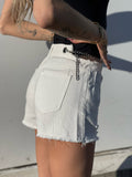 Short bianco con catene