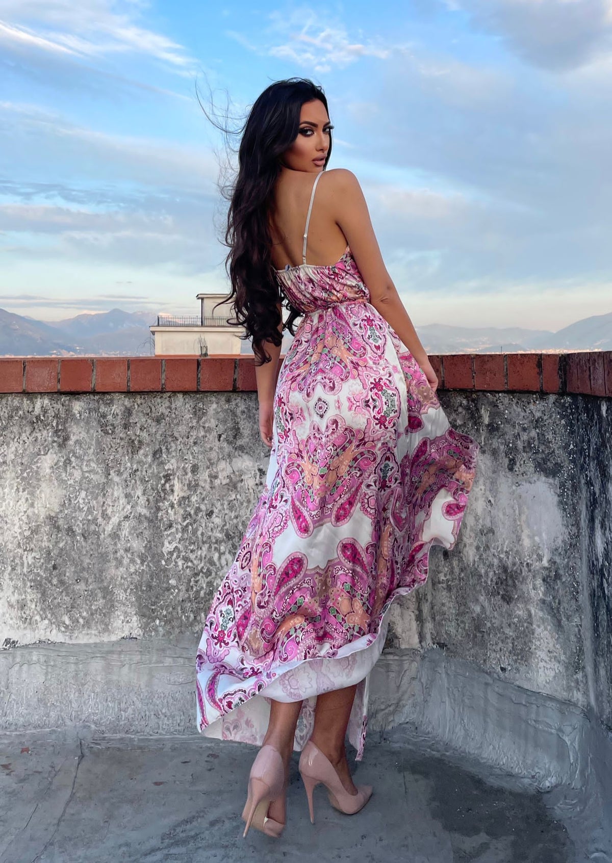 Abito in raso fiori rosa