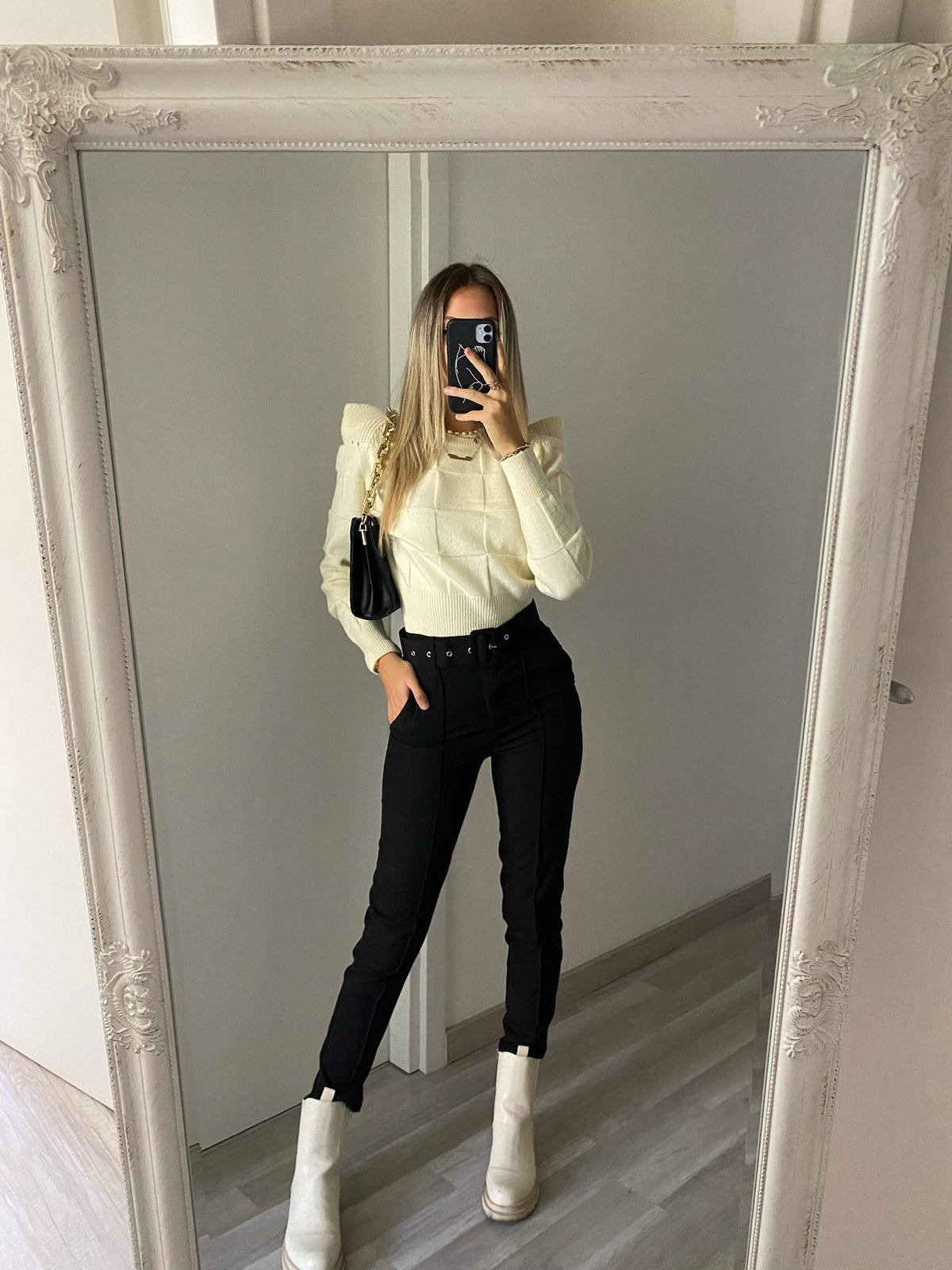 Pantalone aderente nero con cintura
