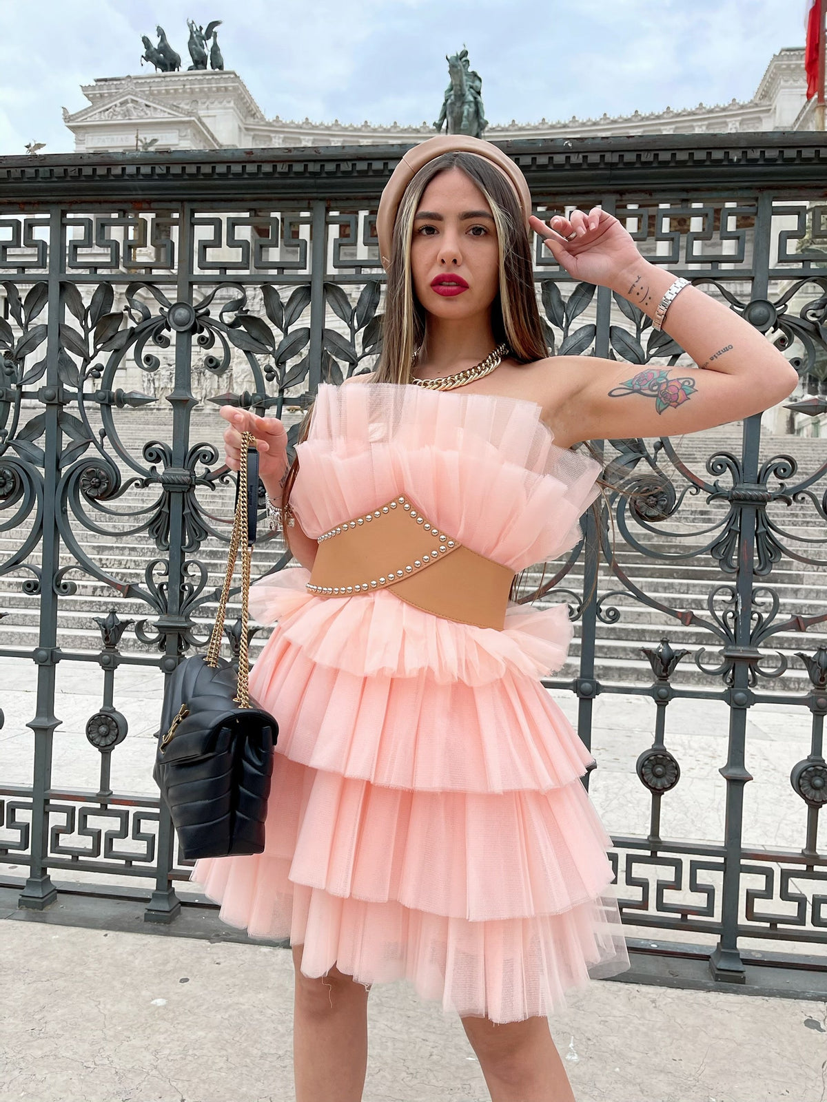 Abito in tulle con cintura