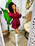 Tutina in raso con cintura bordeaux