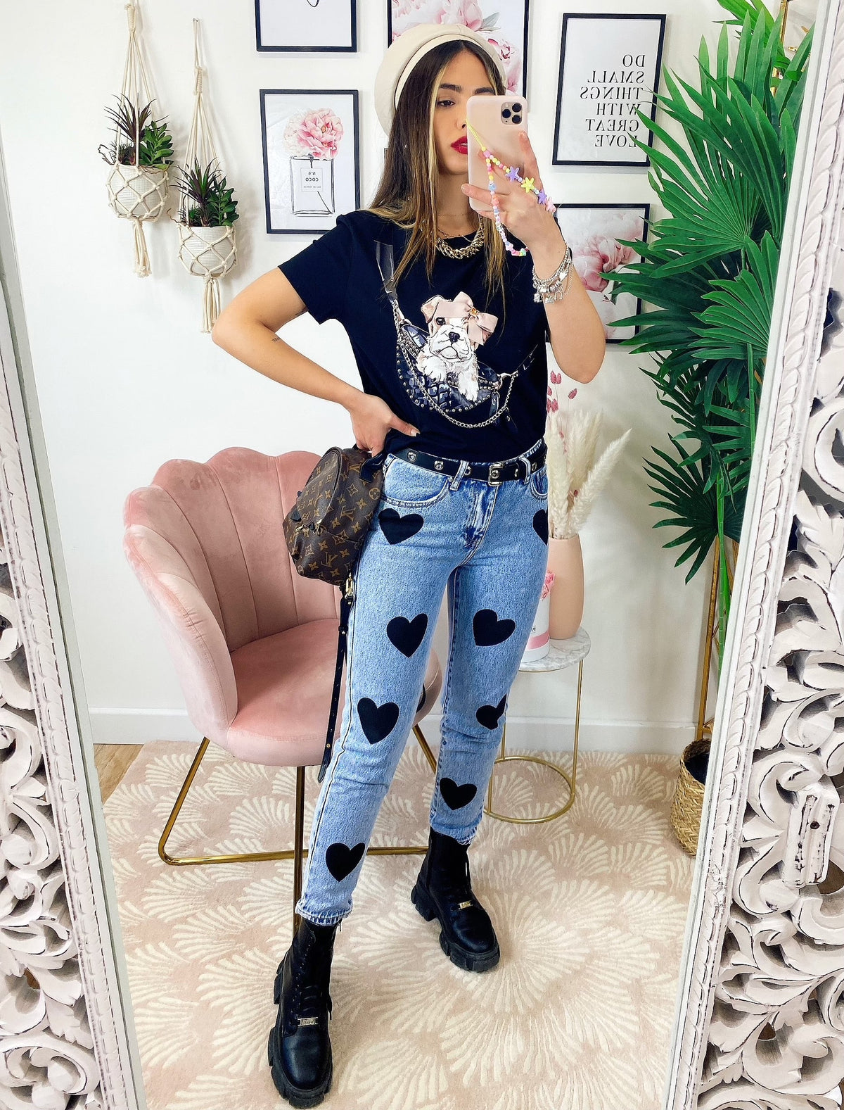 T-Shirt con bulldog e catena Nera