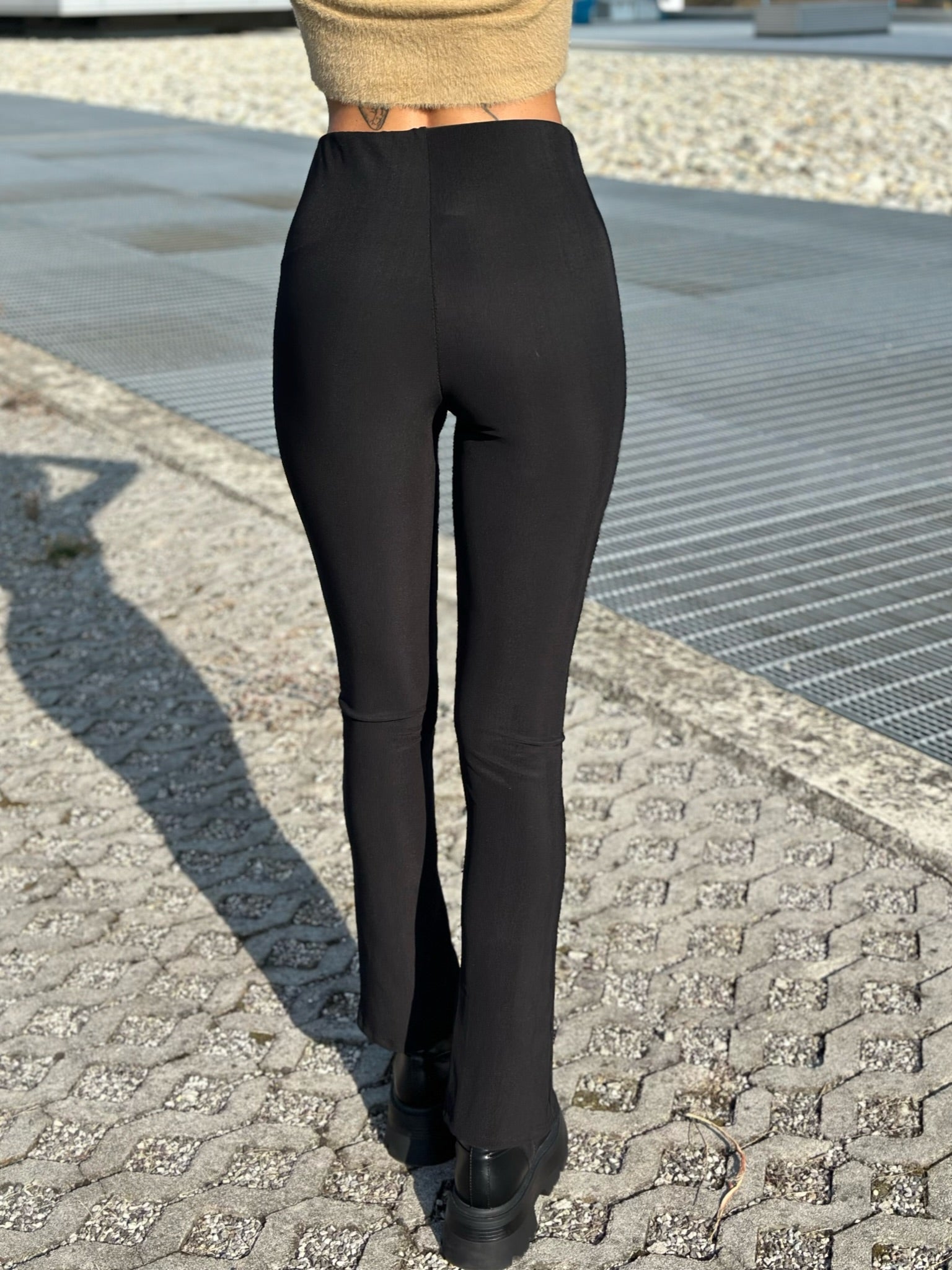 Pantalone con spacchetto