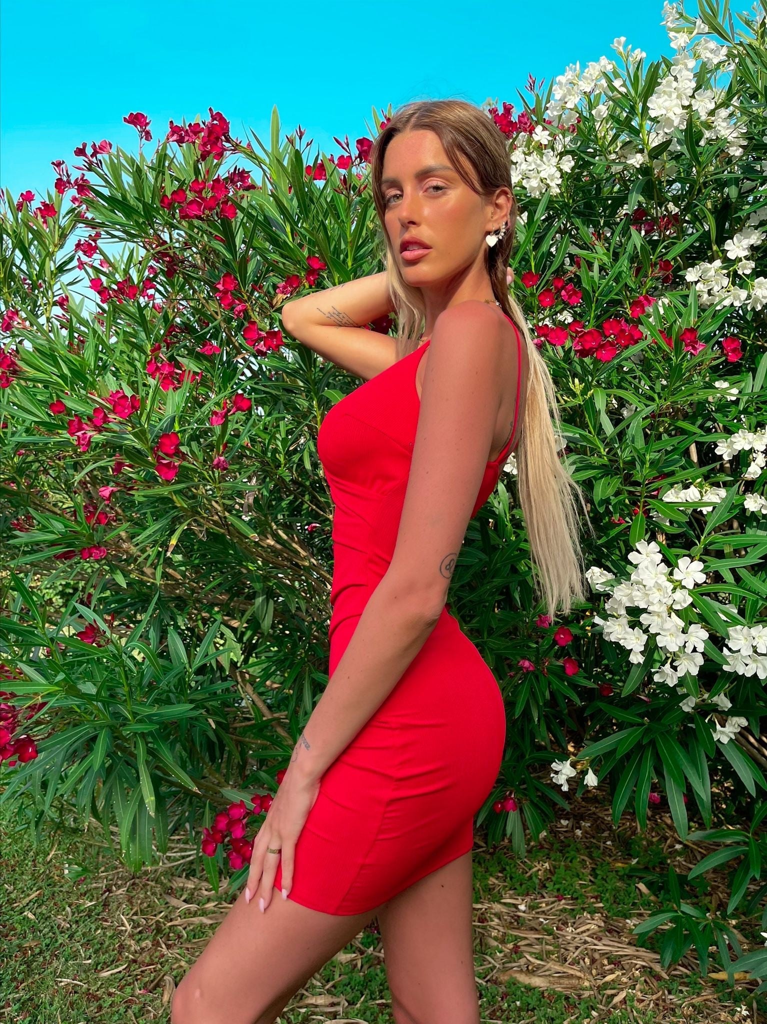 Abito aderente incrocio sul davanti rosso