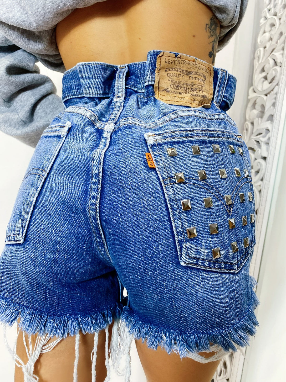 Short Levi’s Vintage con Borchie Argento