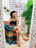 Gonna asimmetrica azzurra e Camel