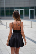 Abito in raso nero corto