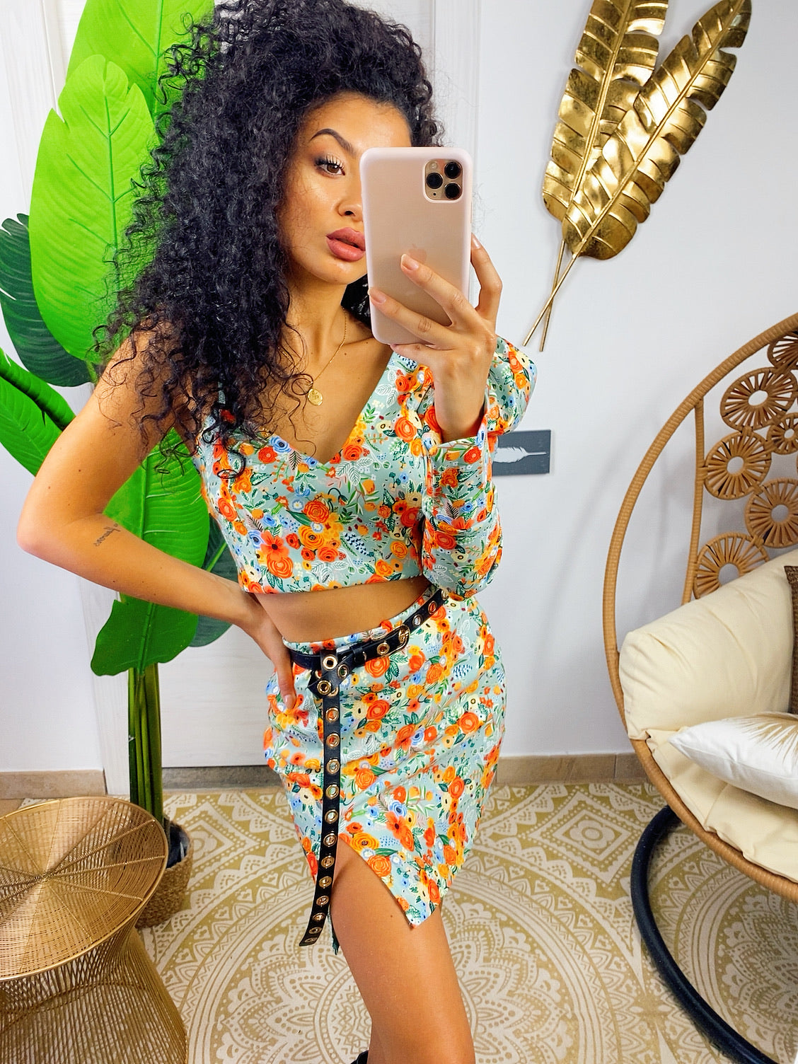 Completo top e gonna con fiori arancio base verdeacqua