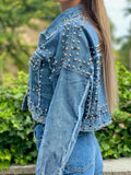 Giaccone di jeans con borchie