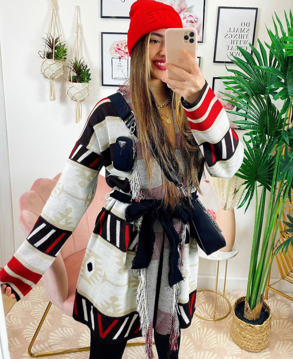 Cardigan con frange e cinta a righe e ricami