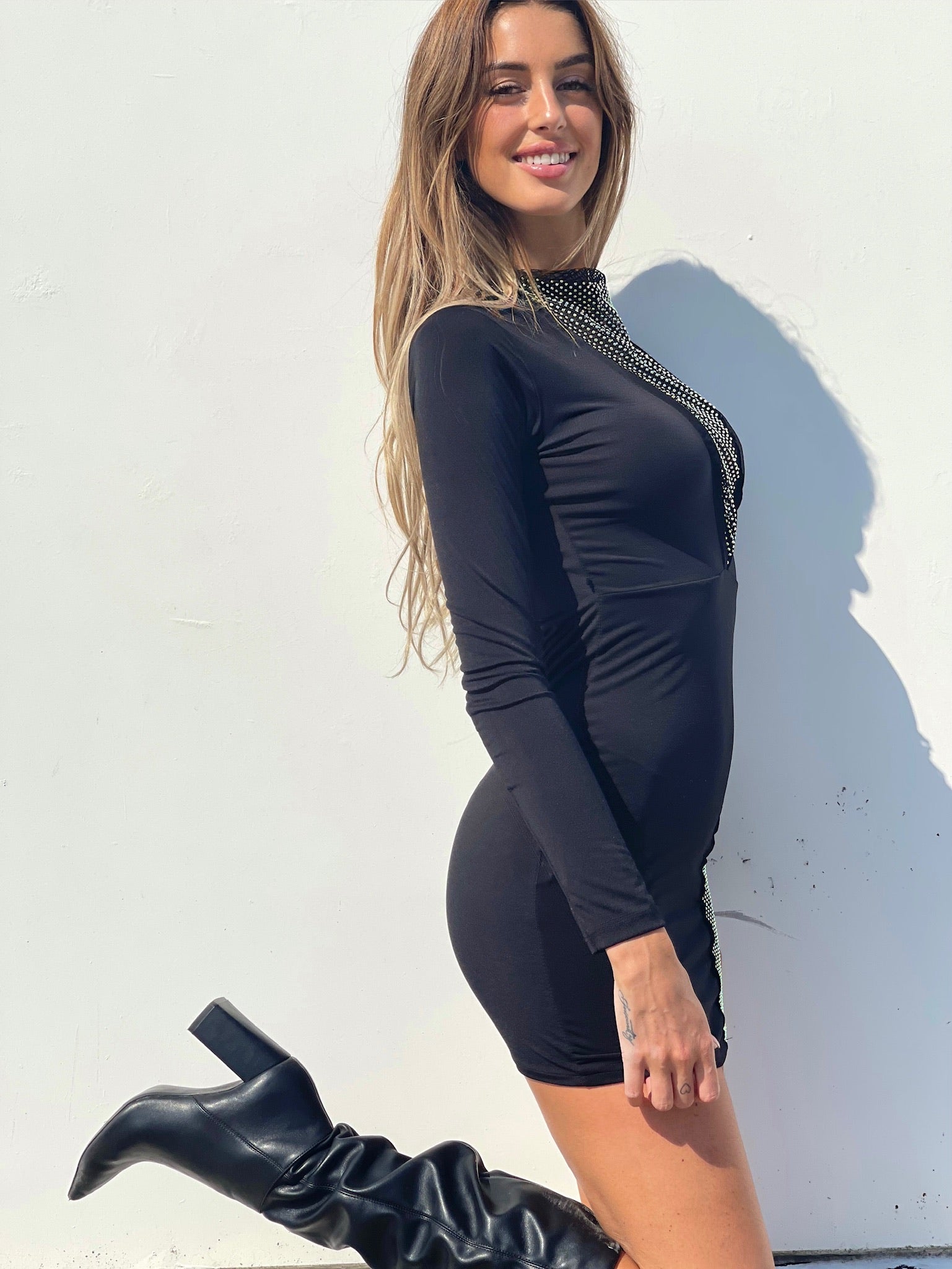 Tubino nero con trasparenze e strass