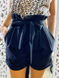 Short con fiocco