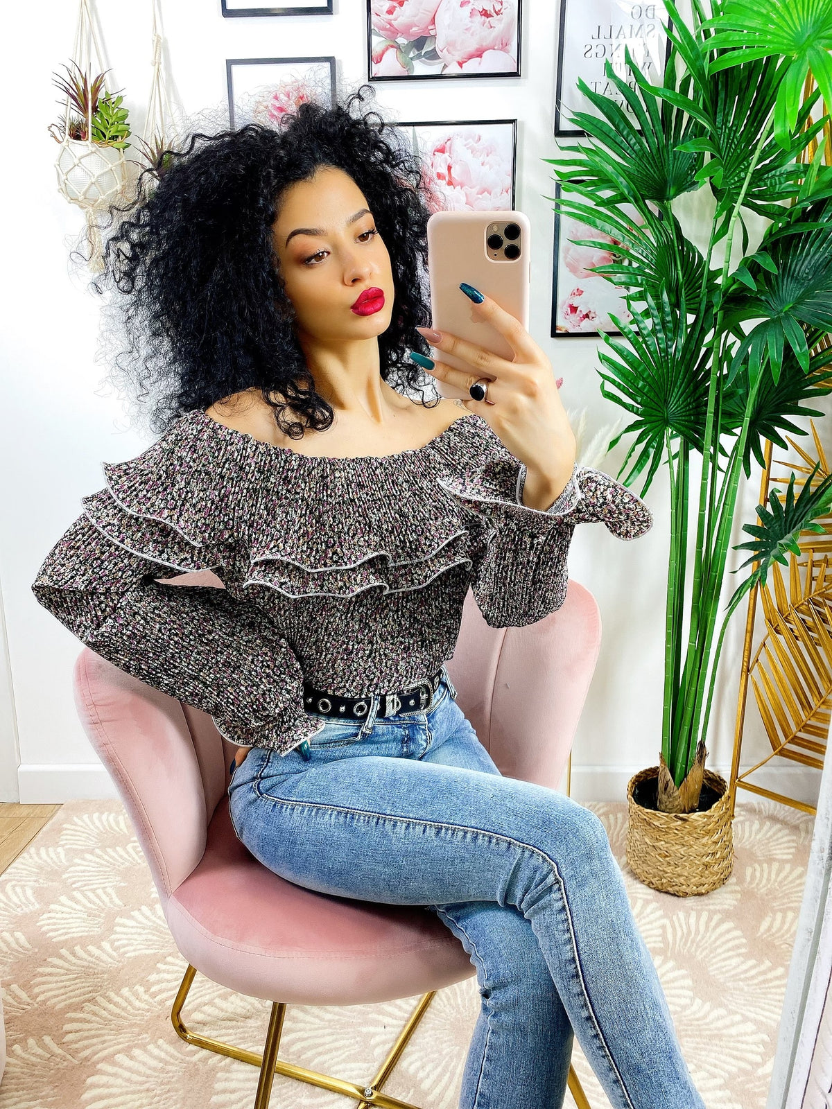Blusa con rouge e fiorellini