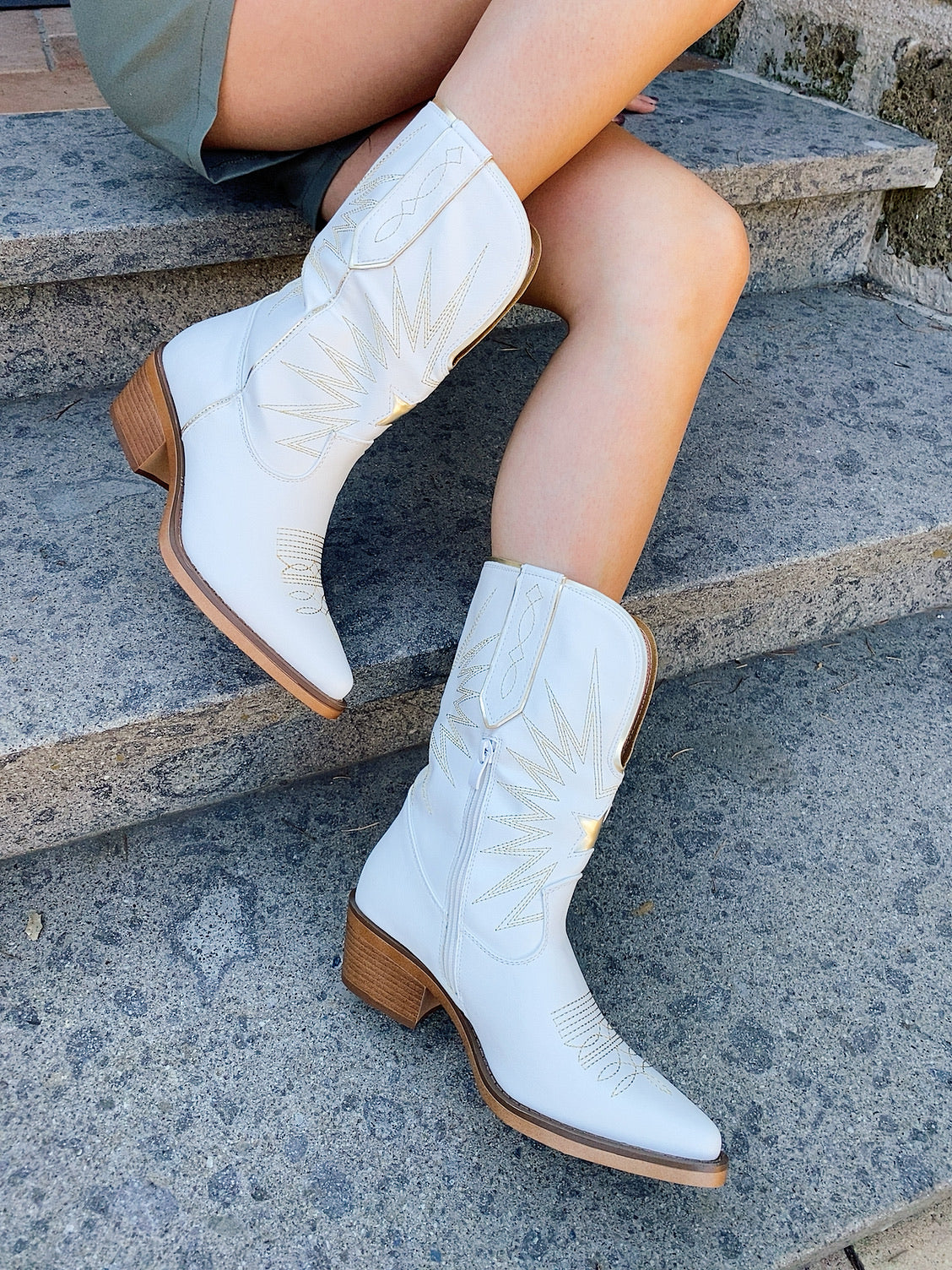 Texano bianco con stella oro