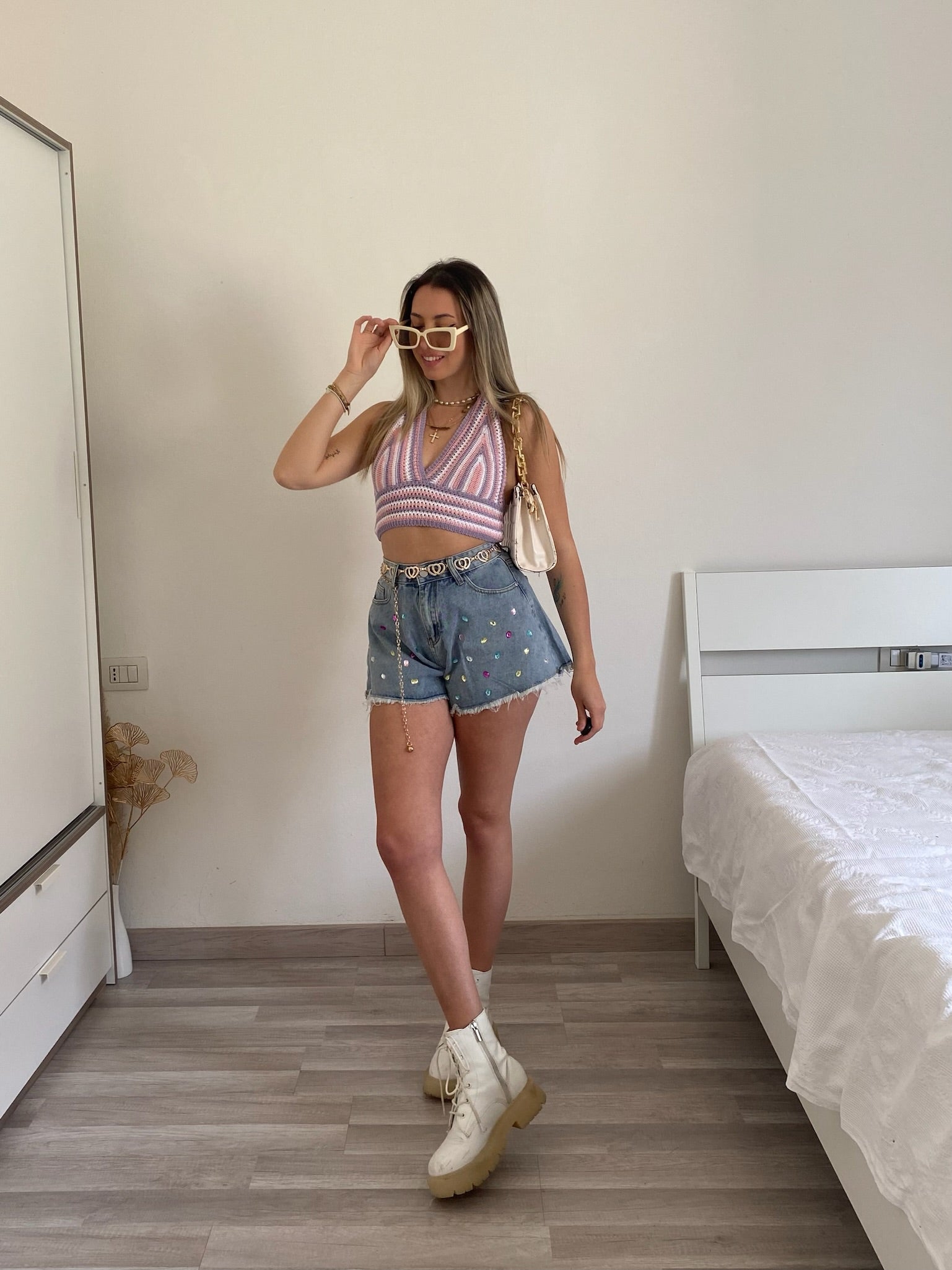 Short a farfalla con gemme