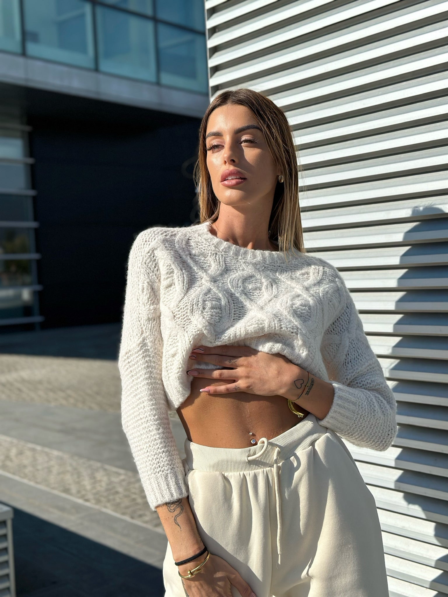 Maglioncino crop panna a trecce