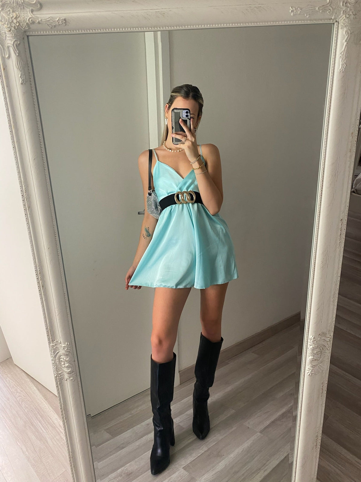 Tutina in raso