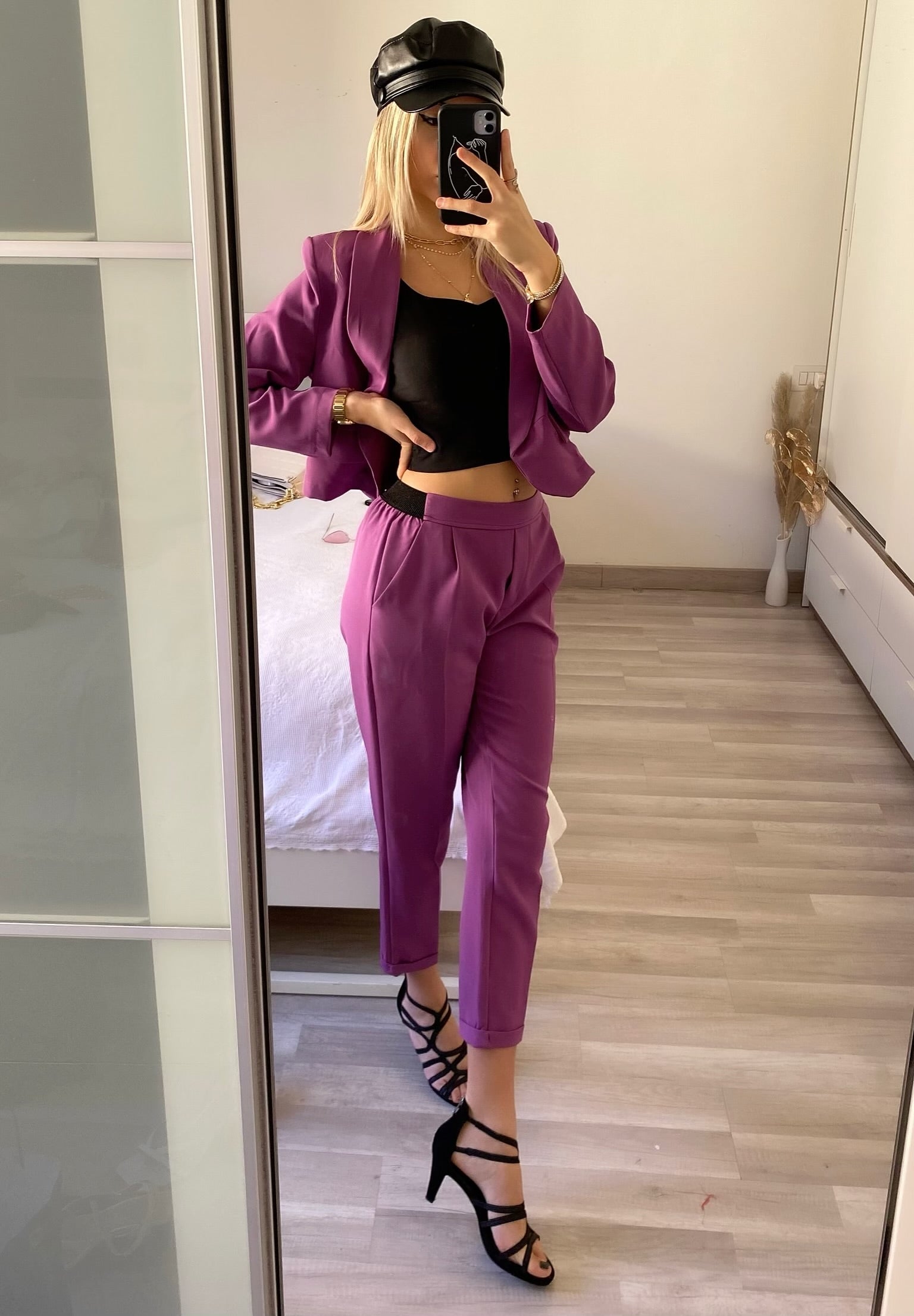 Completo giacca crop e pantalone viola