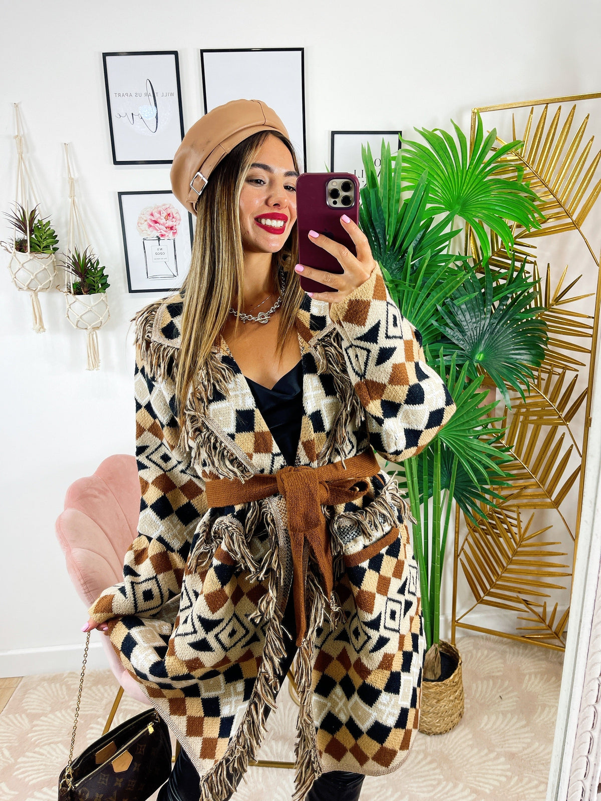 Cardigan lungo con frange e rombi colori tenui