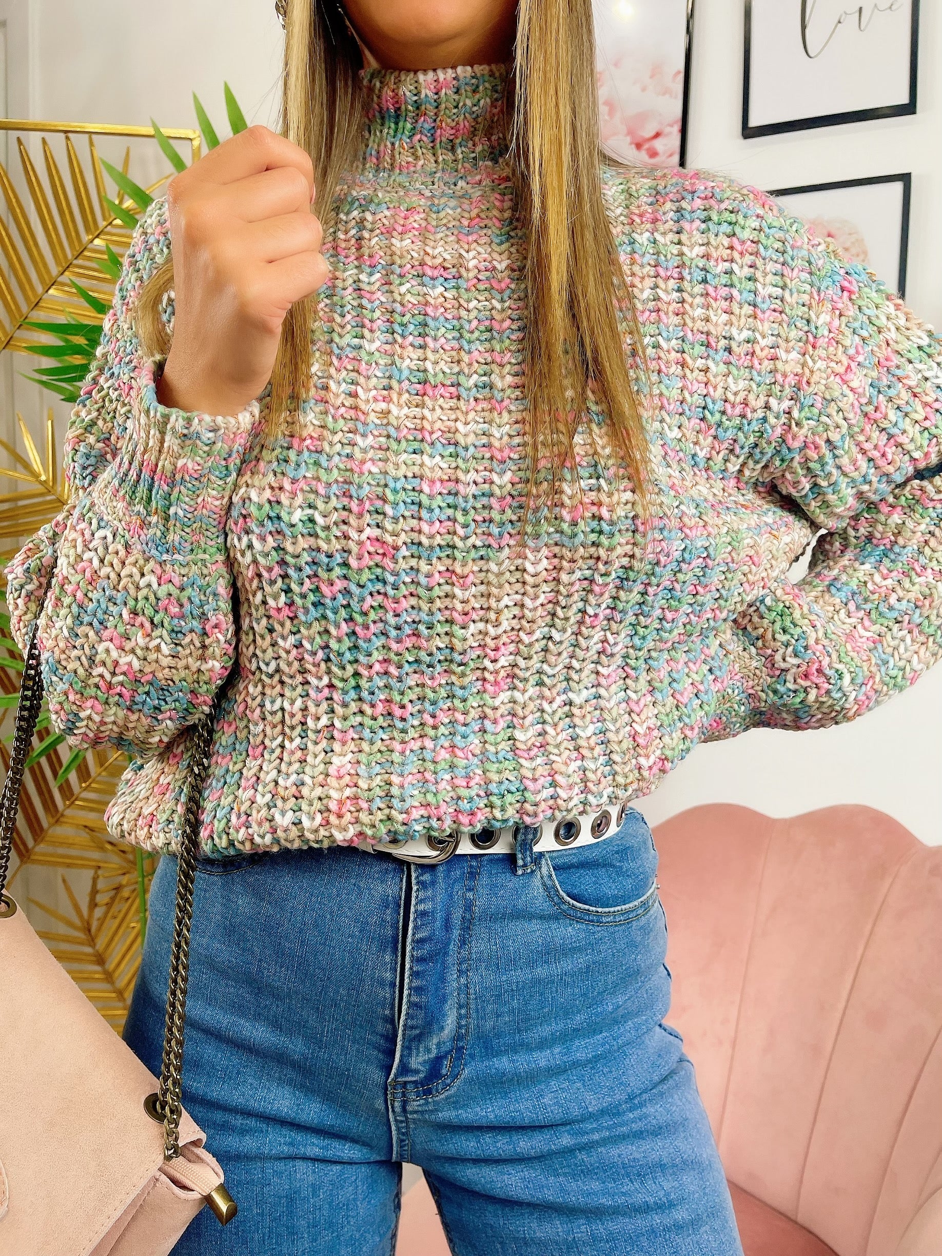 Maglione coloratissimo dettaglio celeste