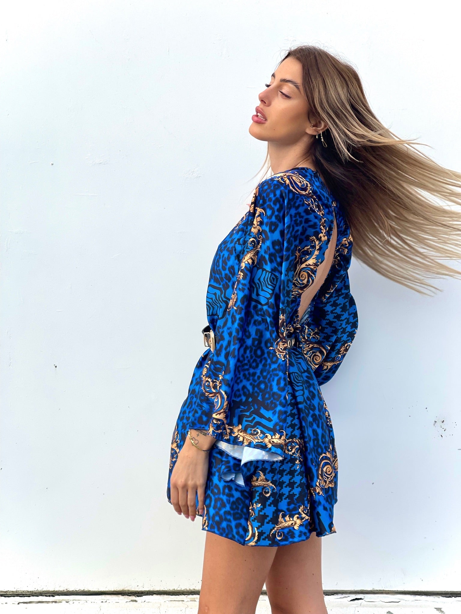 Abito etnico schiena aperta blu