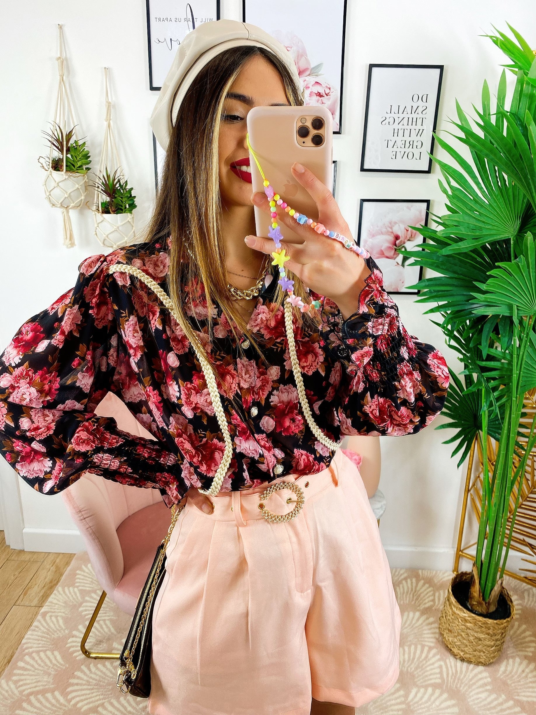 Camicia fiorata base nera