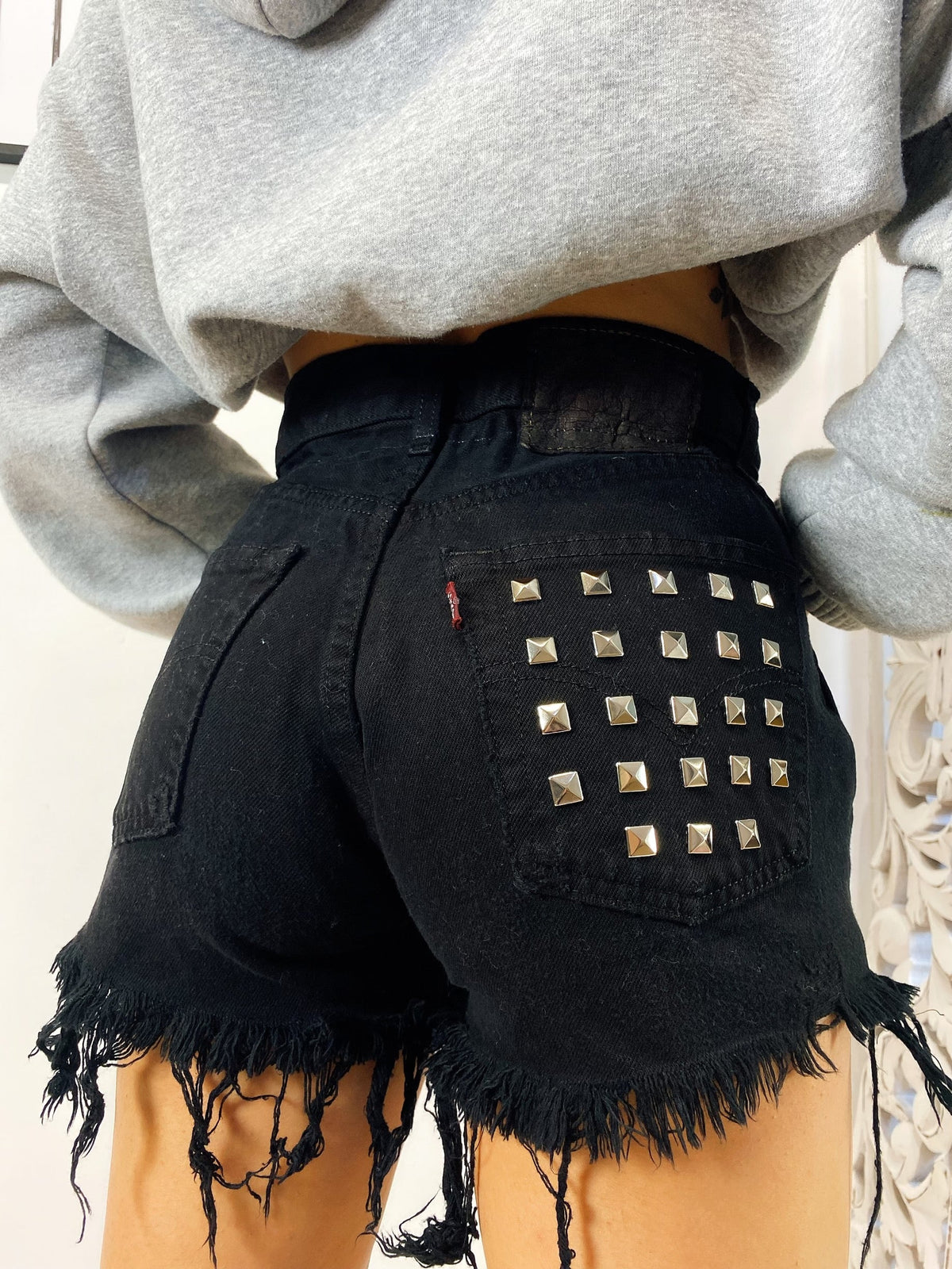 Short Levi’s Vintage nero con borchie