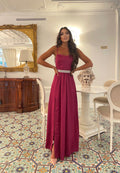 Abito in raso lungo con cintura in strass bordeaux